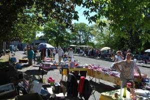 Stands terrains de pétanque - 3 — Les plus chanceux profitaient du couvert des arbres