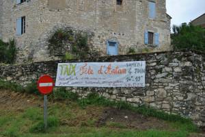 Affichage sur le mur du Presbytère